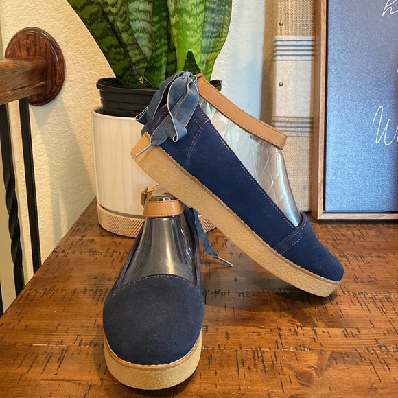 Timberland Shoes - Timberland strap shoes with platform!